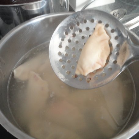 Krok 5 - Pierogi z burakami i grzybami foto