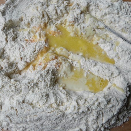 Krok 3 - Pierogi z czrnymi malinami foto