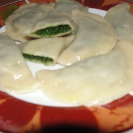 Krok 3 - Pierogi z farszem szpinakowy foto