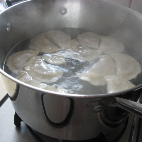 Krok 3 - Pierogi z fasolowym farszem foto