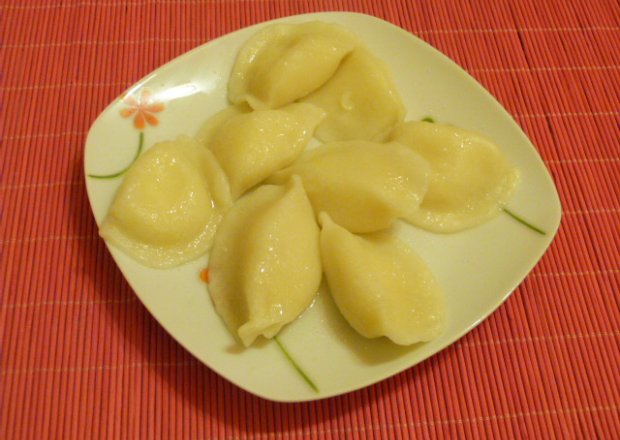 Fotografia przedstawiająca Pierogi z gruszkami i serem twarogowym