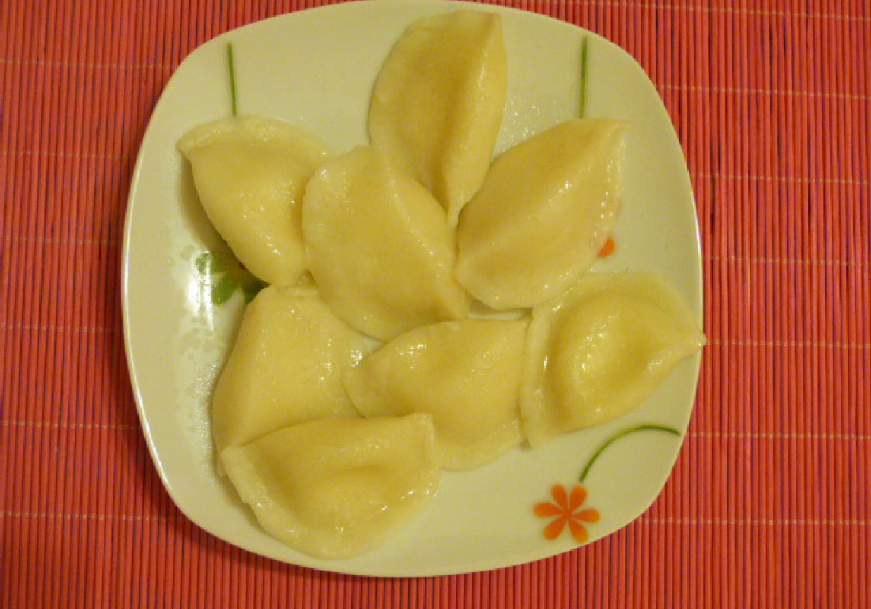 Pierogi z gruszkami i serem twarogowym foto