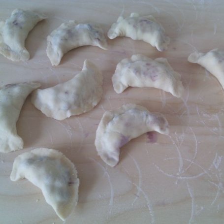 Krok 3 - Pierogi z jagodami foto