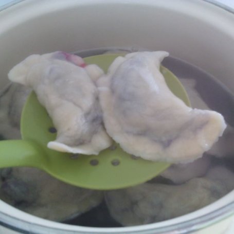Krok 4 - Pierogi z jagodami foto