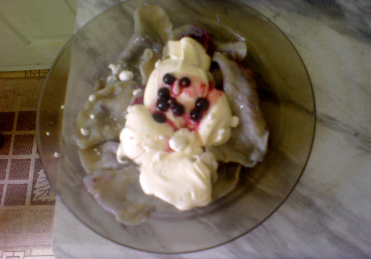 pierogi z jagodami foto