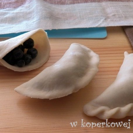 Krok 4 - Pierogi z jagodami foto