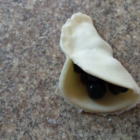 Krok 4 - Pierogi z jagodami foto