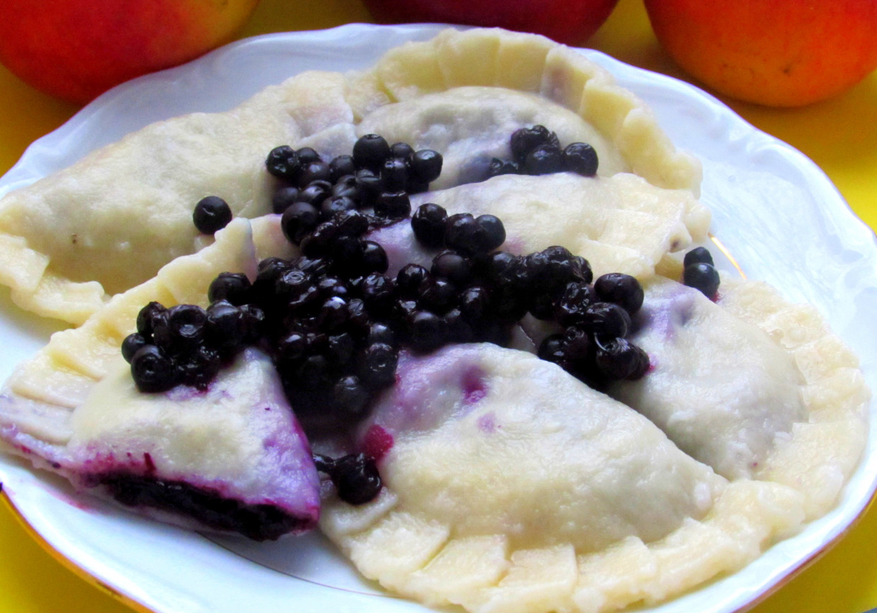 Pierogi z jagodami DoradcaSmaku.pl