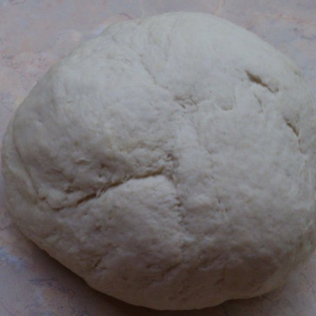 Krok 3 - Pierogi z kapustą, grzybami i golonką foto