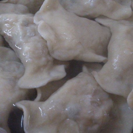 Krok 7 - Pierogi z kapustą, grzybami i golonką foto