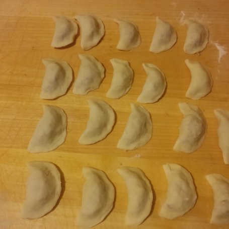 Krok 5 - Pierogi z kapustą i mięsem foto