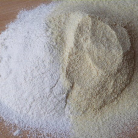 Krok 1 - Pierogi z mąki pszennej i kukurydzianej foto