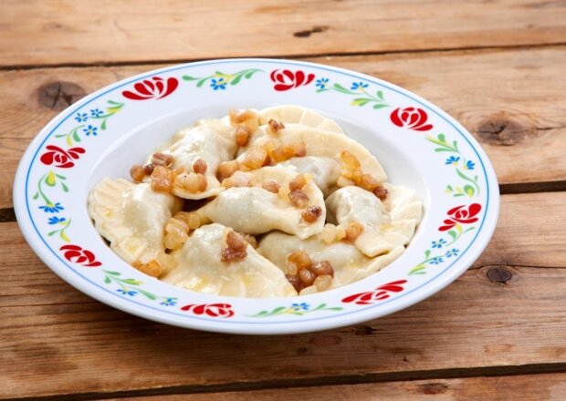 Fotografia przedstawiająca Pierogi z mięsem i grzybami