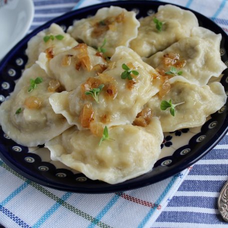 Krok 6 - Pierogi z mięsem i kaszą jęczmienną foto