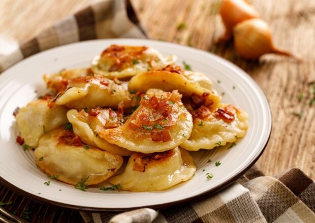 Fotografia przedstawiająca Pierogi z warzywami i mięsem