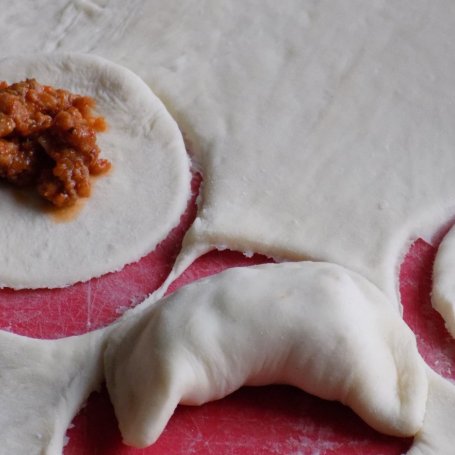 Krok 2 - Pierogi z mięsem mielonym foto