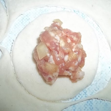 Krok 3 - Pierogi z mięsem foto