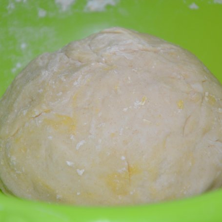 Krok 1 - Pierogi z młoda kapustą i kalarepą foto