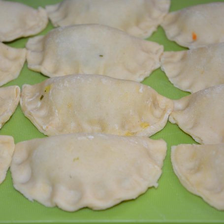Krok 5 - Pierogi z młoda kapustą i kalarepą foto