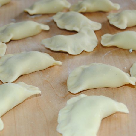 Krok 3 - Pierogi z pokrzywowym serem foto