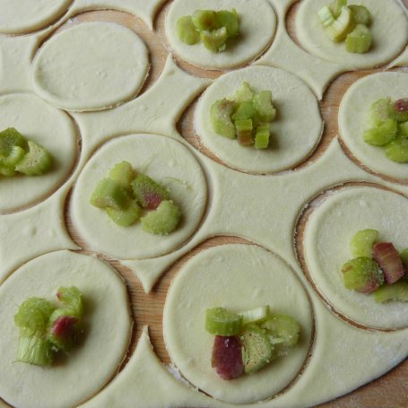 Krok 5 - Pierogi z rabarbarem foto