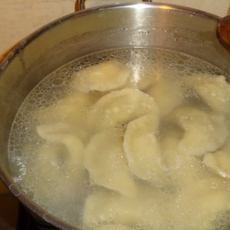 Krok 7 - Pierogi z serem biały i cząbrem foto