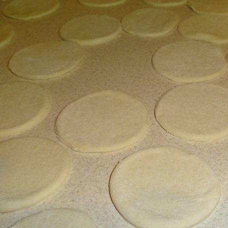 Krok 4 - Pierogi z serem biały i cząbrem foto