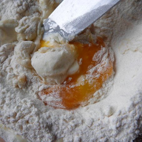 Krok 1 - Pierogi z serem i gruszkami foto