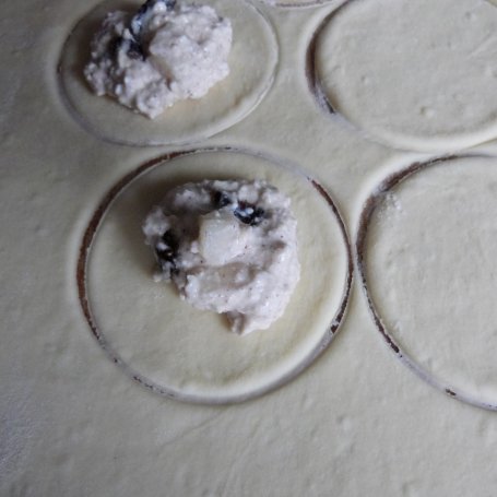 Krok 5 - Pierogi z serem i gruszkami foto
