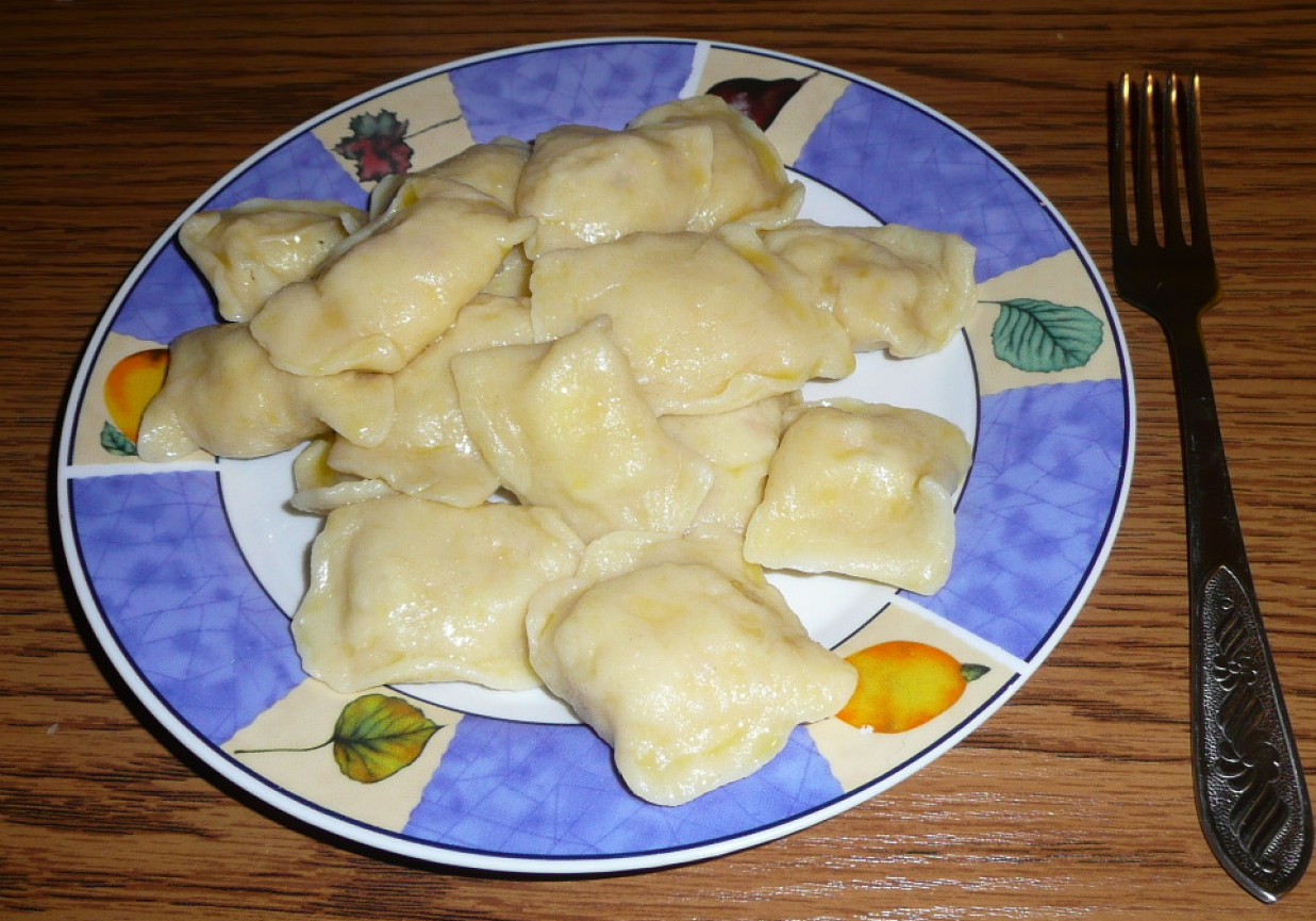 Pierogi z serem i ziemniakami foto