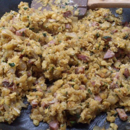 Krok 1 - Pierogi z soczewicą, kiełbasą i cebulą Zewy foto