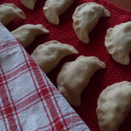 Krok 5 - Pierogi z soczewicą, kiełbasą i cebulą Zewy foto