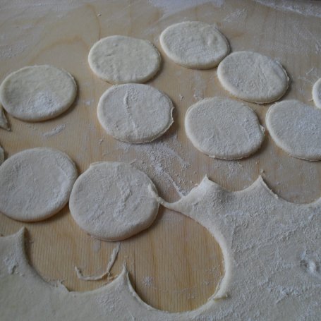 Krok 2 - Pierogi z truskawkami foto