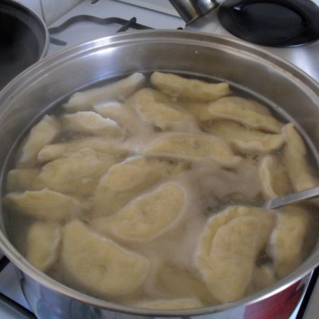 Krok 4 - Pierogi z truskawkami foto
