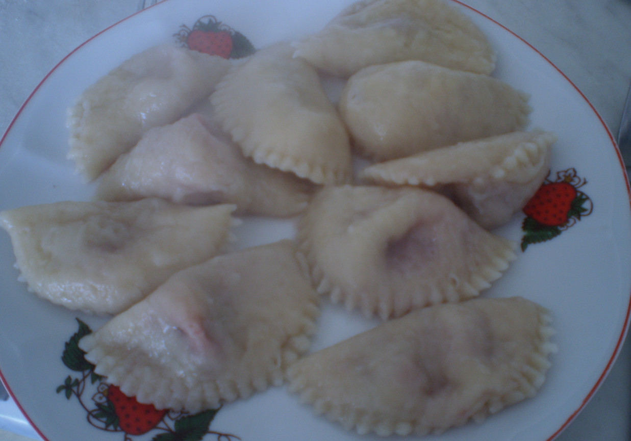 Pierogi z truskawkami foto