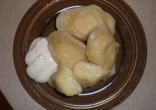 Fotografia przedstawiająca pierogi z twarogiem  i ziemniakami