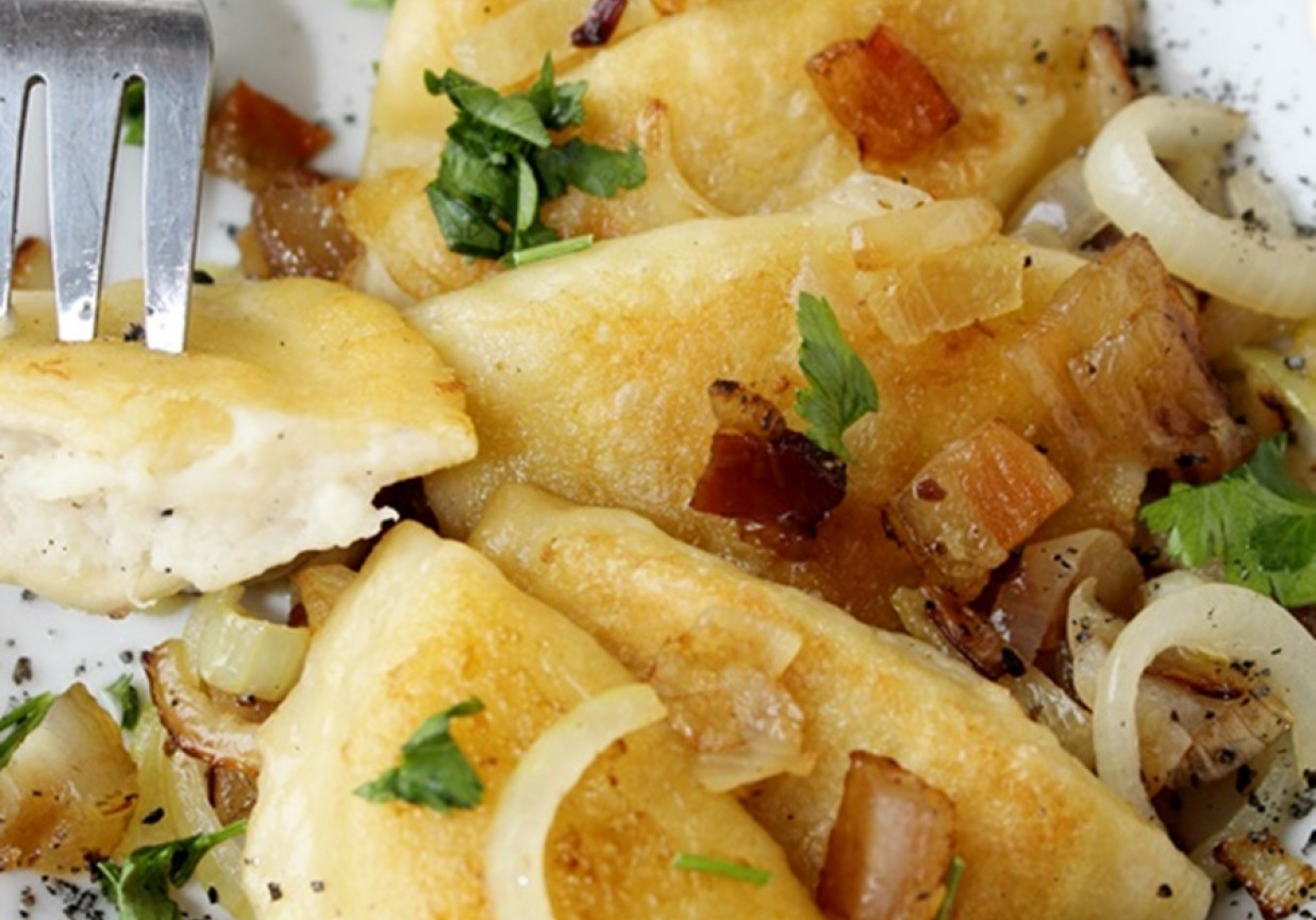 Pierogi z ziemniakami i serem korycińskim (jak ruskie)  foto
