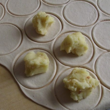 Krok 4 - Pierogi z ziemniakami foto