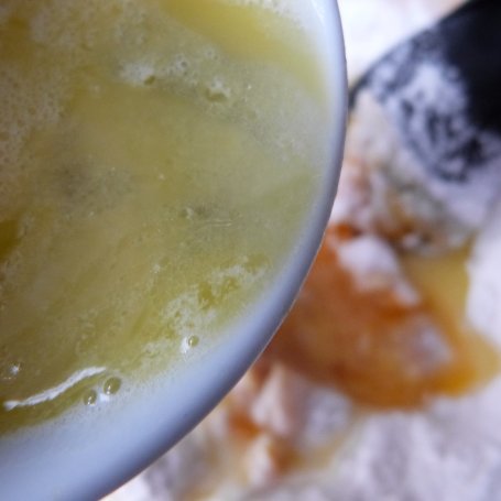 Krok 2 - Pierogi ze śliwkami i bananami foto