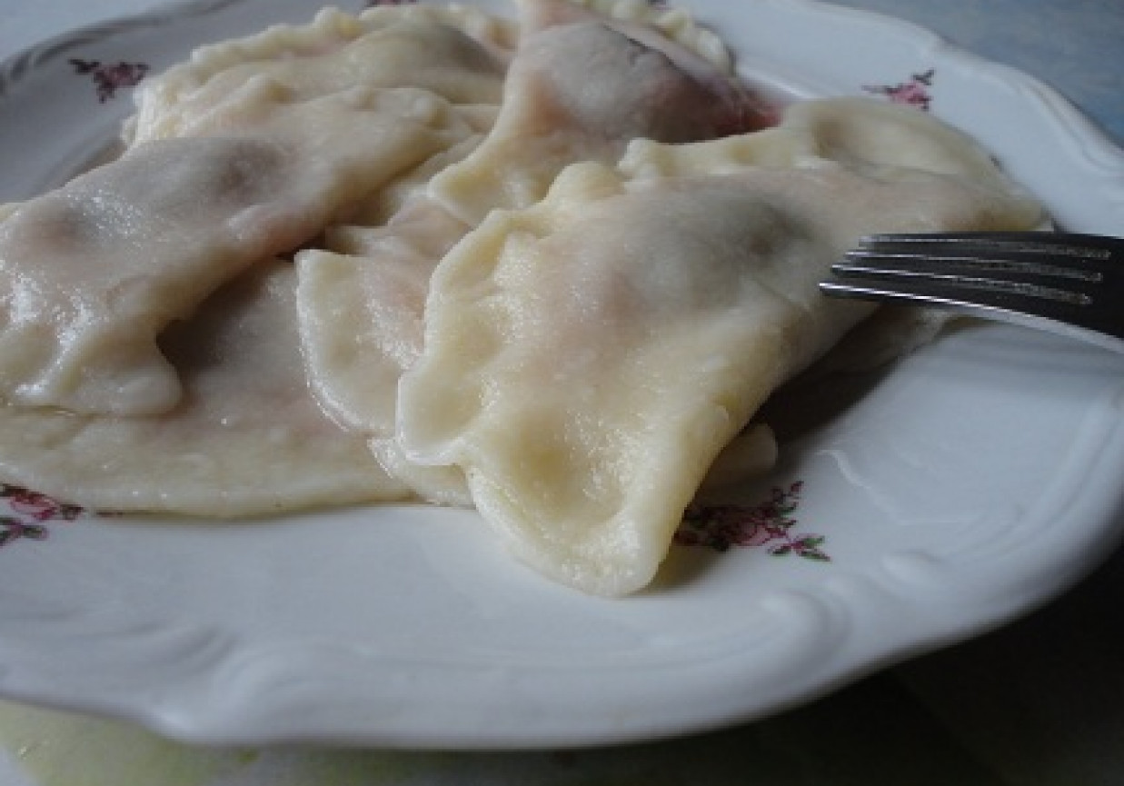 Pierogi ze śliwkami foto
