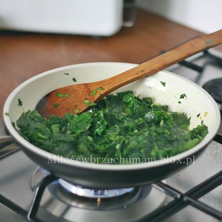 Krok 4 - Pierogi ze szpinakiem i fetą foto