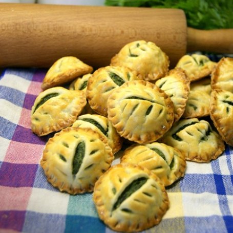 Krok 9 - Pierożki drożdżowe z ricottą i szpinakiem foto