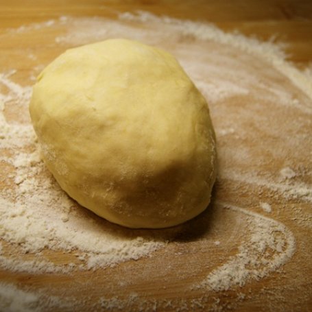 Krok 1 - Pierożki drożdżowe z ricottą i szpinakiem foto