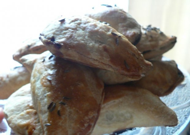Fotografia przedstawiająca Pierożki pieczone z pieczarkami