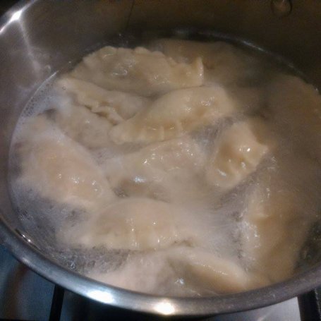 Krok 5 - Pierożki z grzybkami kurkami foto