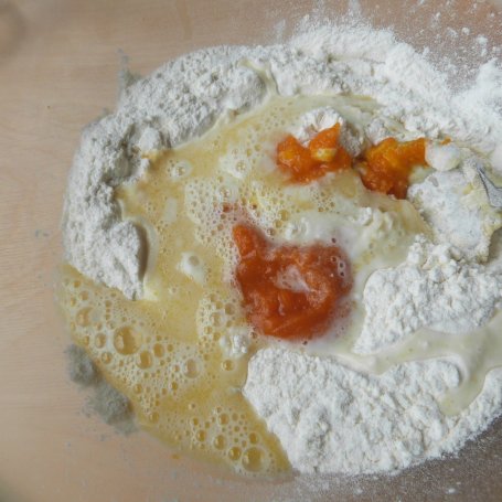 Krok 2 - Pierożki z serem i czekoladą foto