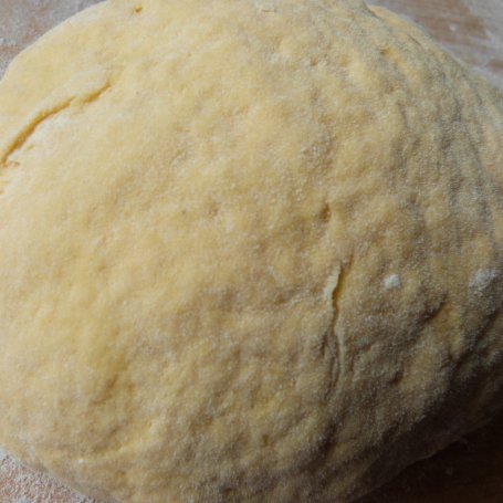Krok 2 - Pierożki z waniliowym serem i brzoskwiniami foto