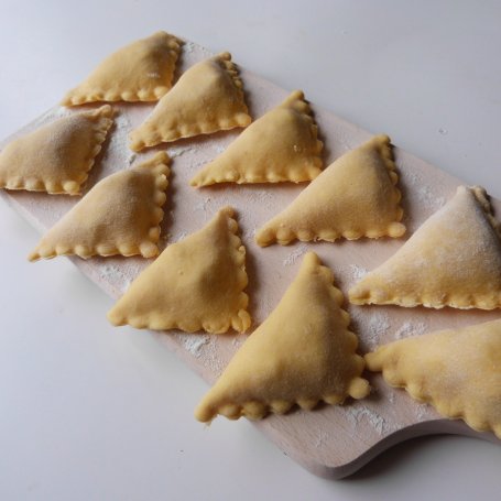 Krok 6 - Pierożki z waniliowym serem i brzoskwiniami foto