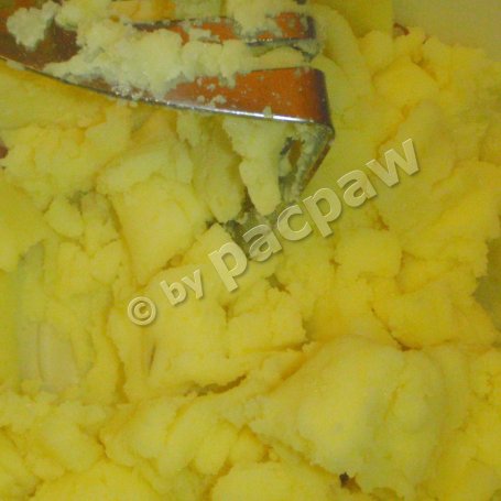 Krok 10 - Pierś kaczki winna w sosie granatowo-limonkowym podana z kluskami śląskimi foto