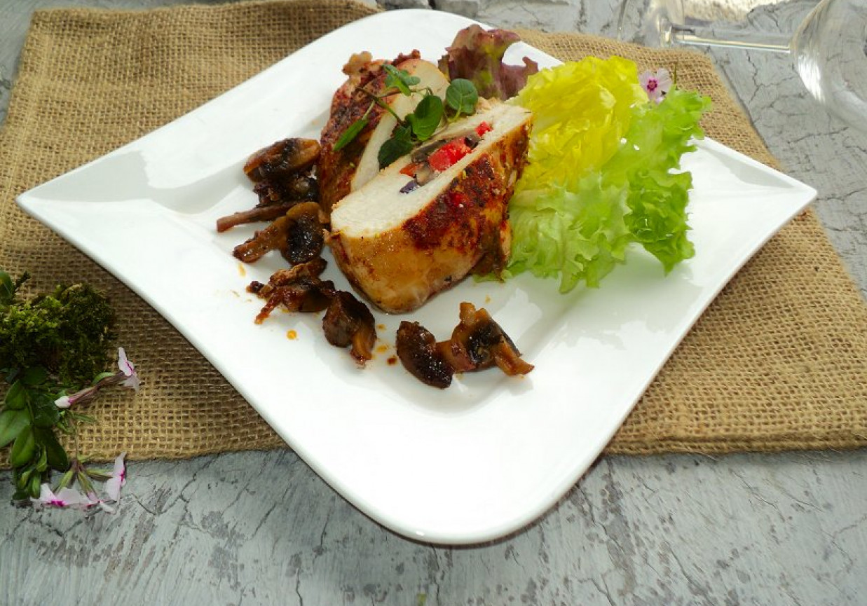 Duszona Karkówka Z Pieczarkami I Warzywami www.doradcasmaku.pl